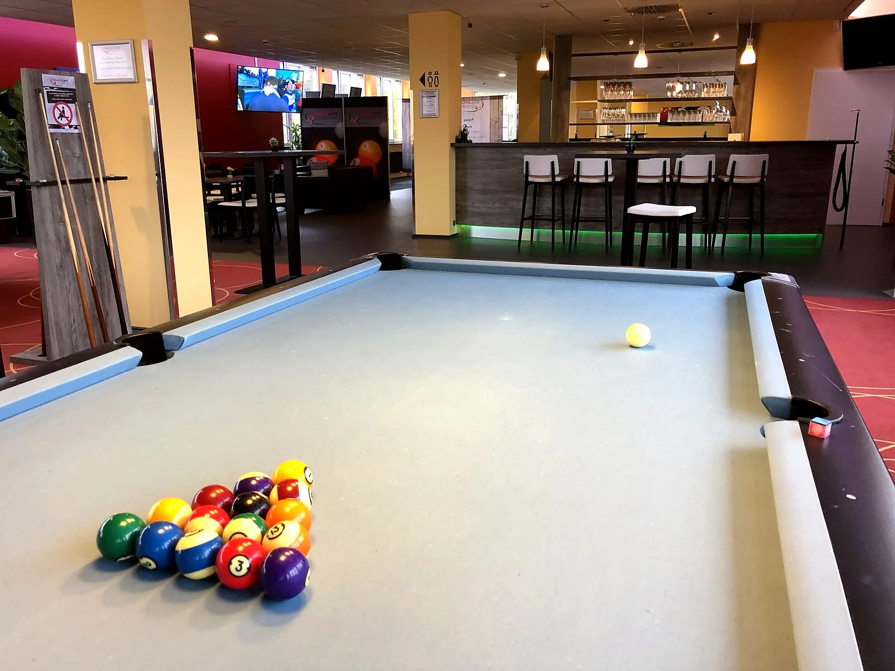 Atmosphäre im Billardcafé Ochsenfurt – gemütliche Sportbar in Mainfranken